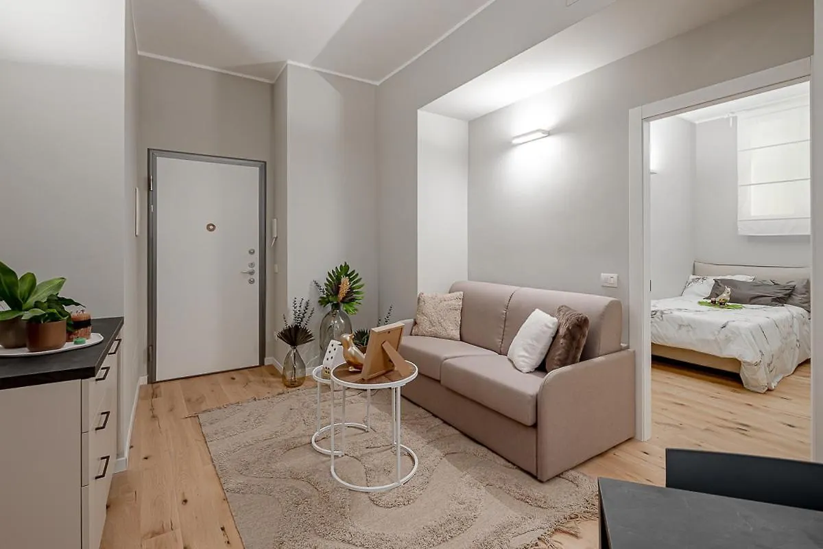 New! Duomo-San Siro - Super Cute Modern Apt, 15Mins To Duomo! Milan